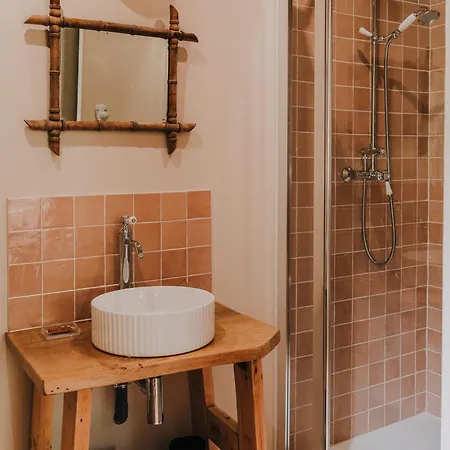 Guest house De Charme Avec Piscine, La Lhuiseraie 3*