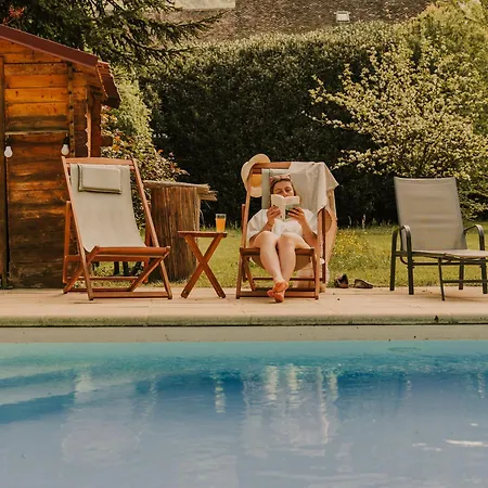 Et De Charme Avec Piscine, La Lhuiseraie *